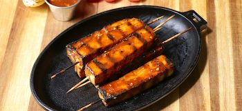 Tofu Satay skewers with Peanut Sauce